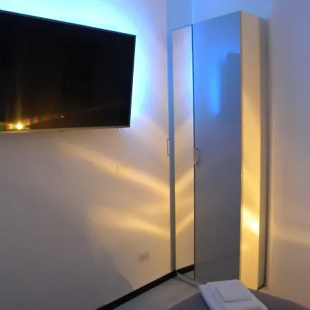 Apartment House Pratello 5 *